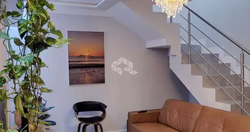 Cobertura à venda nos ingleses do rio vermelho com 3 quartos (1 suíte) e terraço com churrasqueira