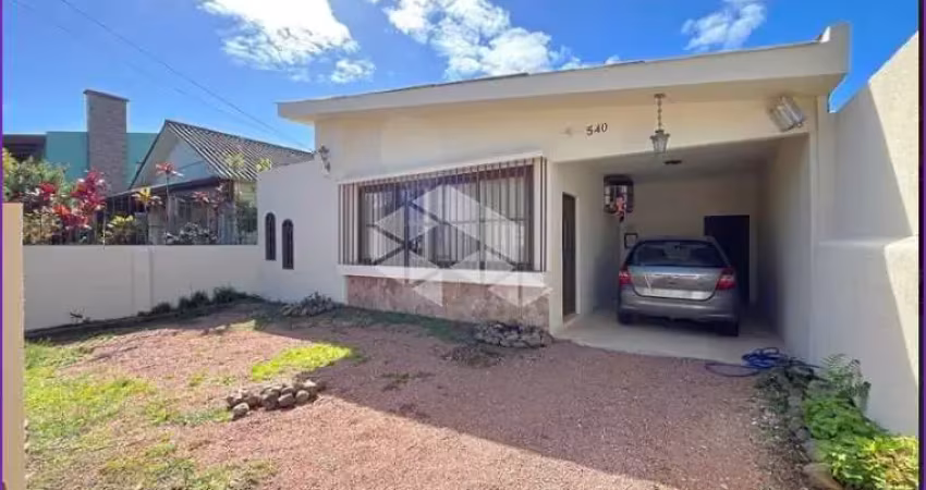 Casa térrea com 4 dormitórios, sendo 1 suíte,2 vagas de garagem. bairro ipanema