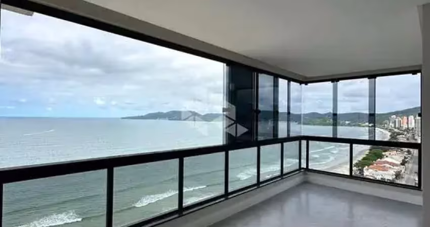 Apartamento com 3 suítes frente mar no perequê em porto belo