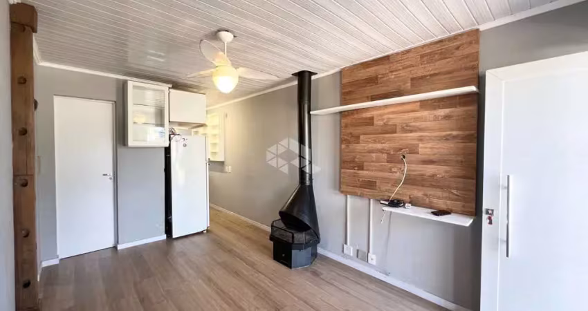 Casa em condomínio com 2 quartos,  49m² bairro mato grande