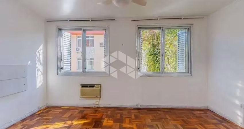 Apartamento de 2 quartos desocupado próximo ao carrefour