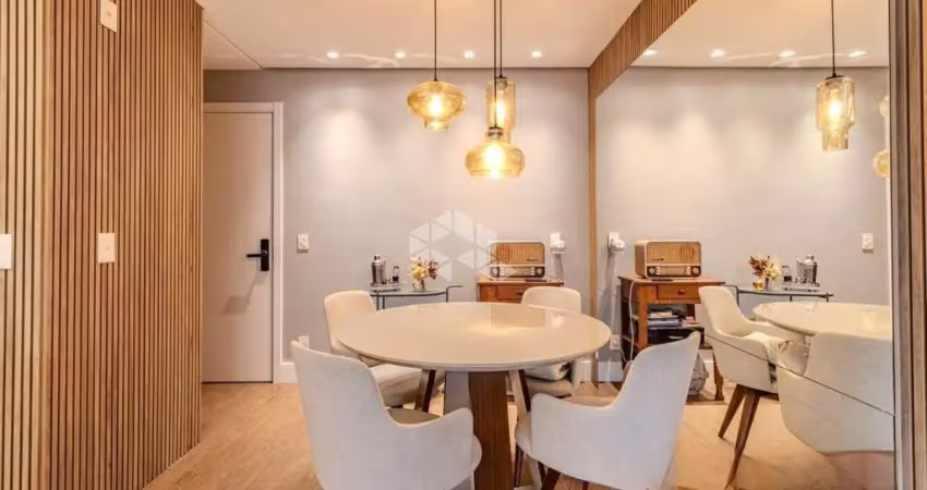 Apartamento mobiliado, 2 dormitórios, 1 suíte, 2 vagas.