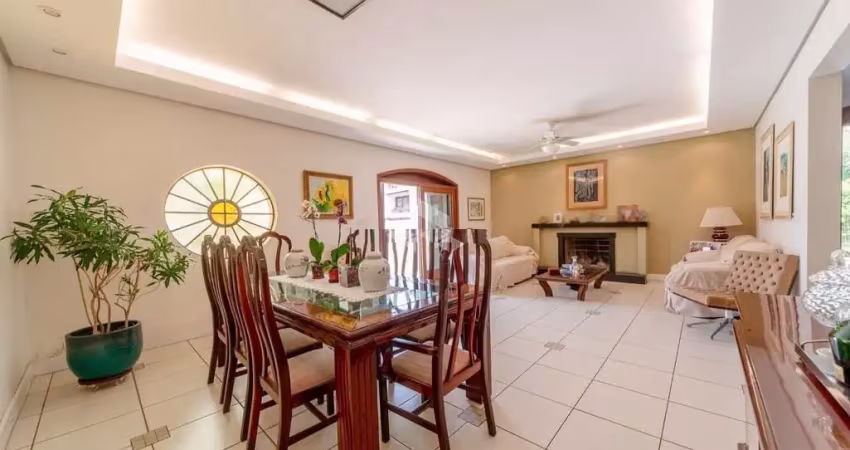 Casa próximo a orla do guaíba na vila assunção com 04 dormitórios, garagem