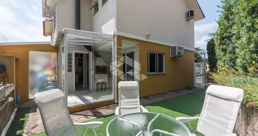 Casa em condomínio a venda 3 dormitórios com suíte e duas vagas em condomínio com toda infra