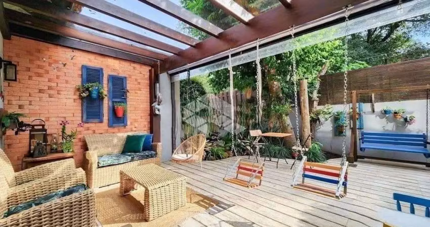 Residência exclusiva em condomínio - 4 dormitórios (2 suítes) -  267m² na zona sul