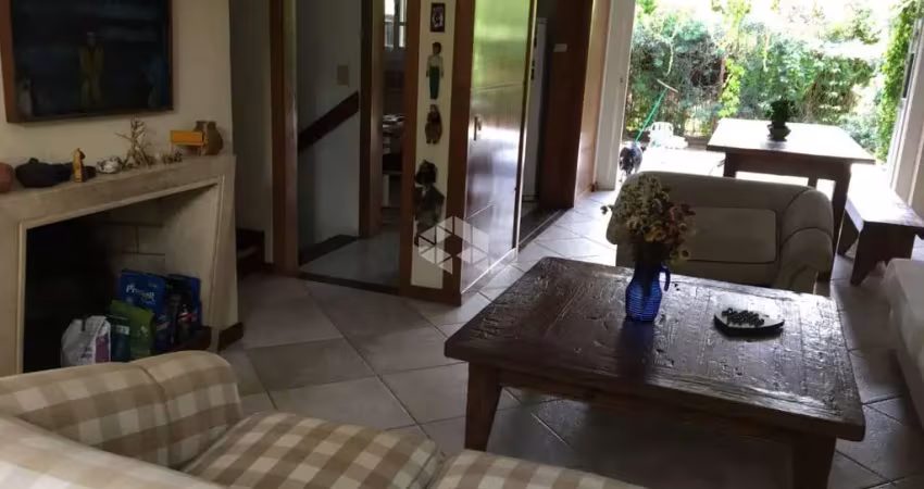 Casa em condominio a venda com 222m² com 03 dormitorios na chácara das pedras