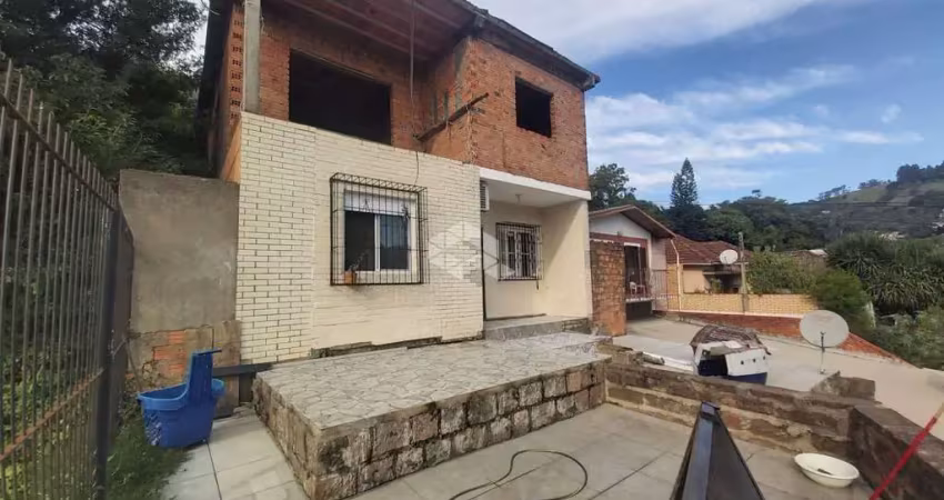 Casa a venda na av. oscar pereira - 3 dormitórios -  semimobiliada.