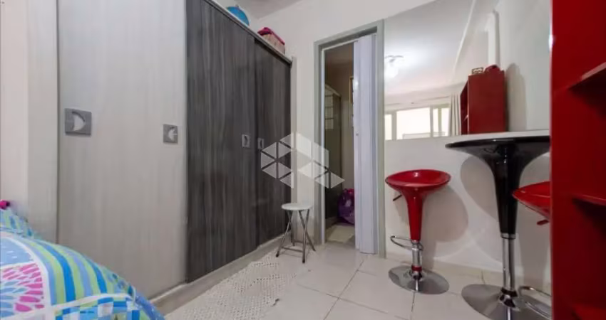 Jk no centro histórico de porto alegre com 28,77 m2