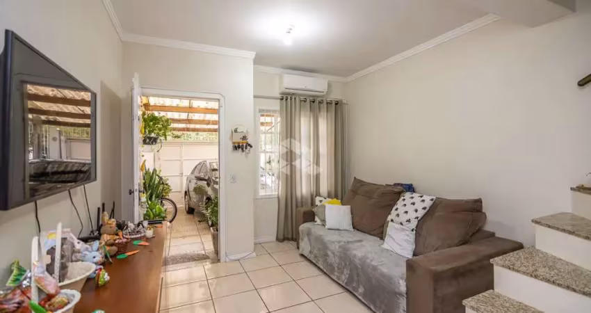 Sobrado 2 dormitórios, 1 vaga coberta, com 73,00m³ no bairro mato grande -canoas
