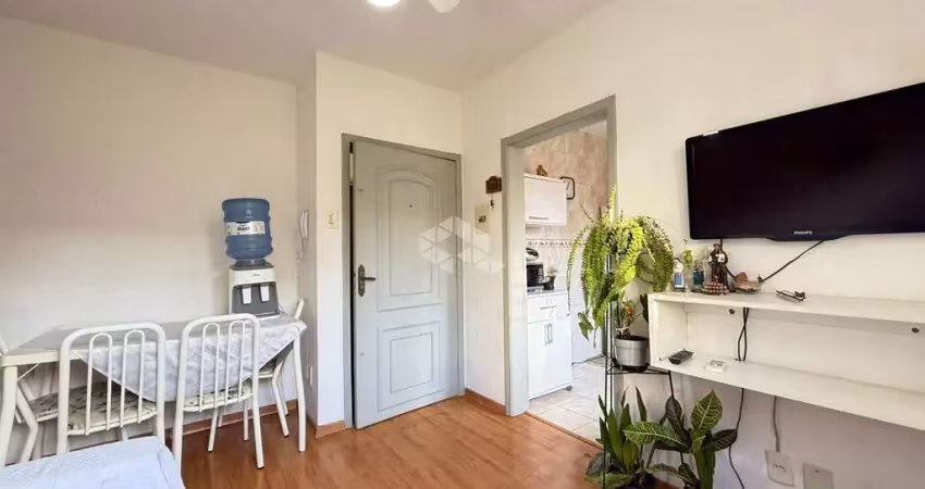 Apartamento de 01 dormitório, térreo, com estacionamento rotativo no bairro santo antonio.