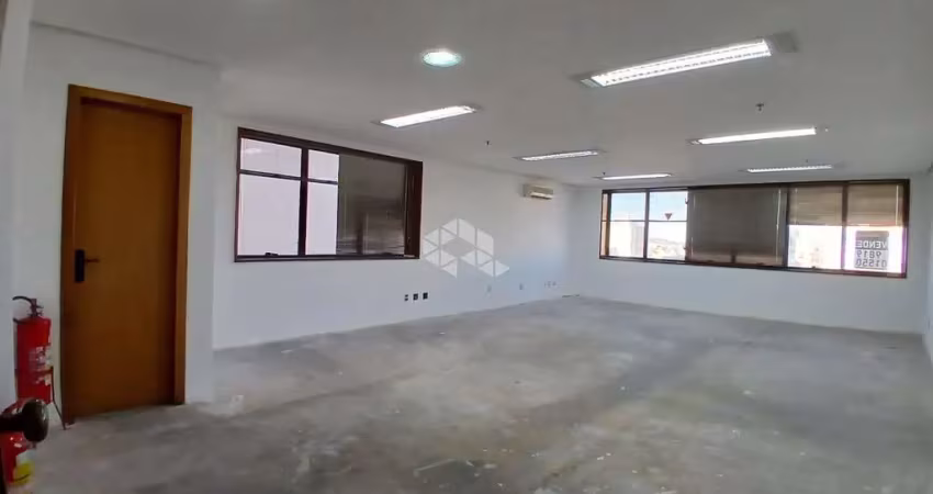 Sala comercial com 65,58 m² no bairro três figueiras, centro empresarial carlos gomes.
