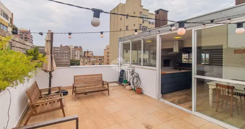 Cobertura semi-mobiliada com  3 dormitórios e 3 vagas de garagem no bairro higienópolis