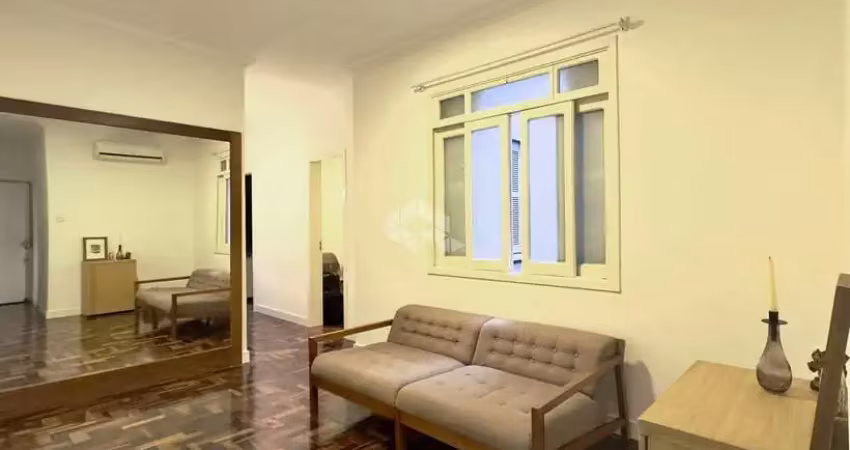 Apartamento de 2 dormitórios com suíte na rua felipe camarão no bairro bom fim
