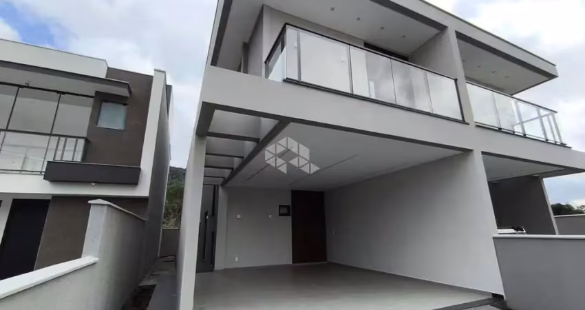 Casa sobrado com 3 dormitórios/quartos sendo 1 suíte em são josé sc, bairro forquilhas à venda por r$ 650.000,00.