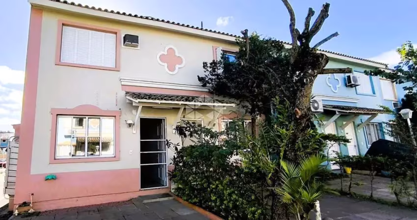 Casa em condomínio fechado, com vaga de garagem no bairro humaita, em porto alegre