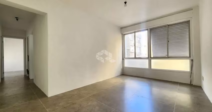 Apartamento de 2dorm, reformado e desocupado e com 2 vagas cobertas