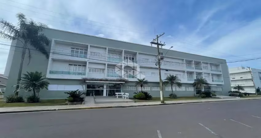 Apartamento no centrinho de atlântida de 3 dormitórios com dependência 1 vaga