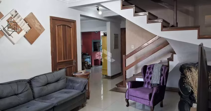 Casa condominio 2 dorm. 2 vagas. 196m² bairro guarujá