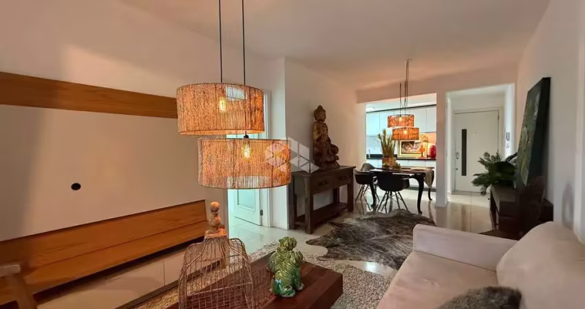 Apartamento mobiliado e decorado, com 03 dormitórios