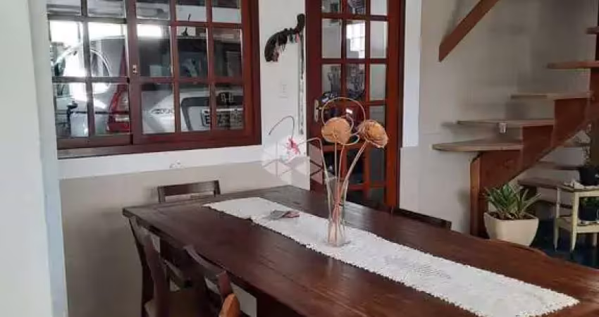 Casa com 3 quartos à venda na Rua Lloyd de Andrade Polidoro, 106, Ipanema, Porto Alegre
