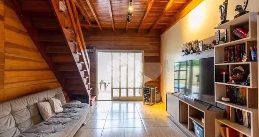 Casa com 3 quartos, piscina, 03 vagas no bairro igara, canoas