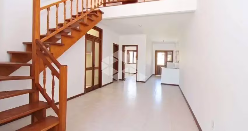 Casa térrea de 03 dormitórios/01 suíte mais mezanino com banheiro