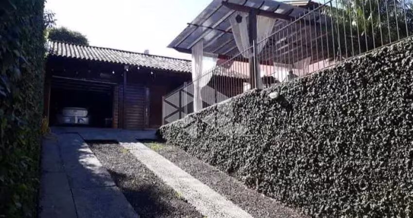 Casa de 2 dormitórios com pergolado e pátio amplo - nova santa rita
