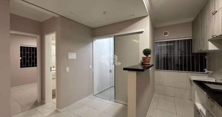 Apartamento térreo no loteamento ceniro martins, bairro forquilhas, é a escolha ideal!