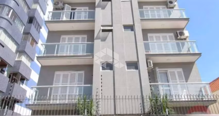 Apartamento de 1 domotório, de frente com sacada e vaga condominial.