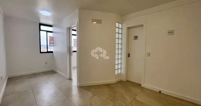 Sala comercial no bairro campinas, em são josé, sc, medindo 41,32m² de área total, copa cozinha, e 01 lavabo.
