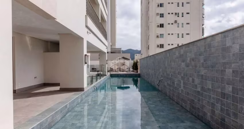 Apartamento 4 suítes e 3 vagas no centro de balneário camboriú