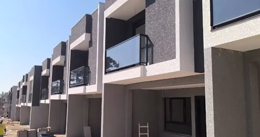 Excelente sobrado no bairro umbará em condomínio fechado