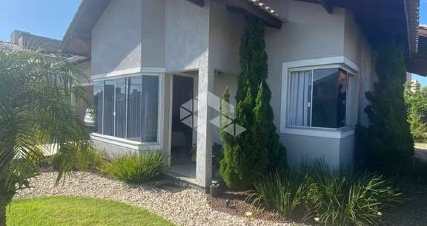 Casa à venda em Tijucas com amplo terreno!