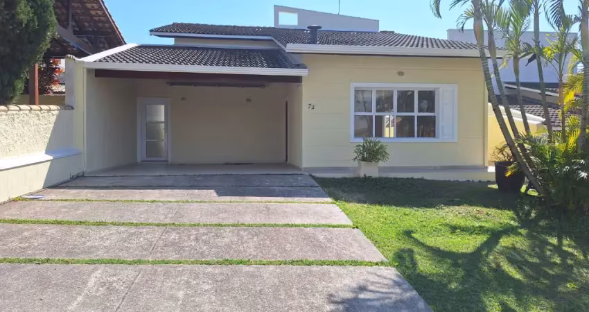 Casa térrea com 3 suítes para locação no aruã eco park, mogi das cruzes
