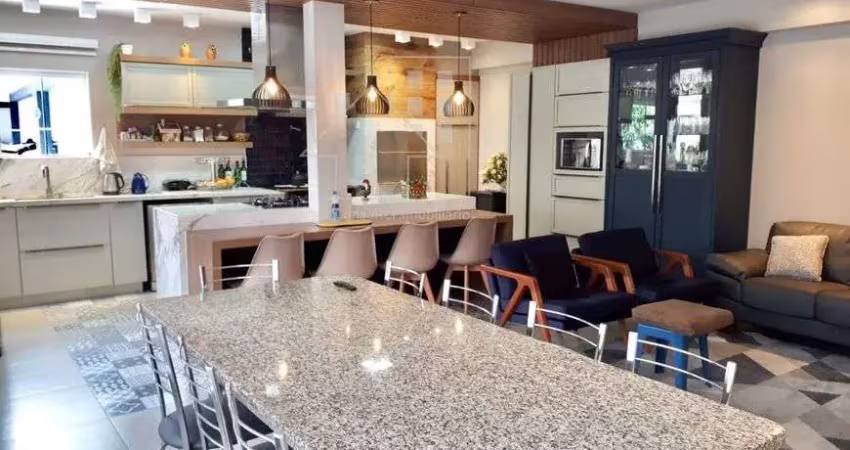 Sobrado a venda c/ 283,98 m² c/ 4 quartos c/ 3 suítes em capão raso - curitiba - pr