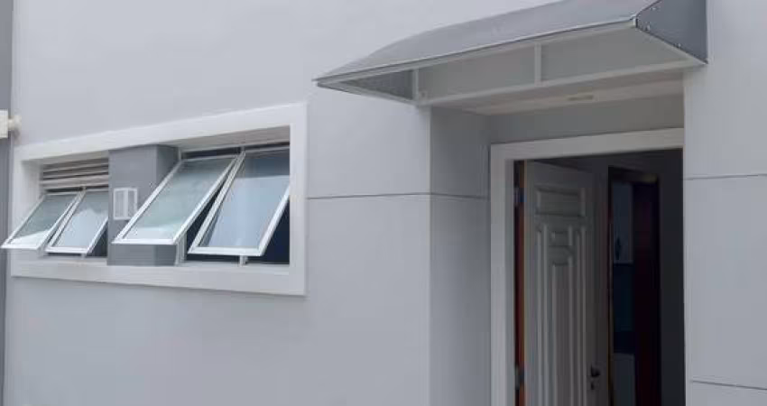 CASA A VENDA EM CONDOMÍNIO 181m²  3 QUARTOS 1 SUÍTES  2 VAGAS    VILA DAS MERCES      SÃO PAULO