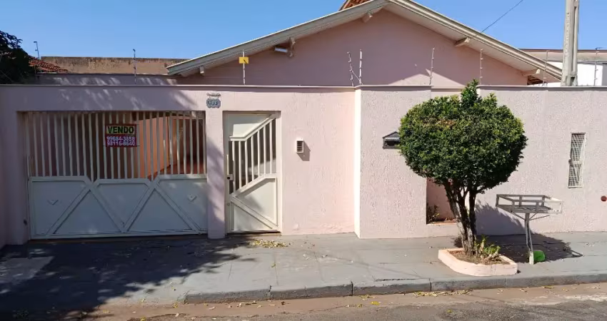 Casa com 3 quartos à venda no Planalto, Araçatuba 