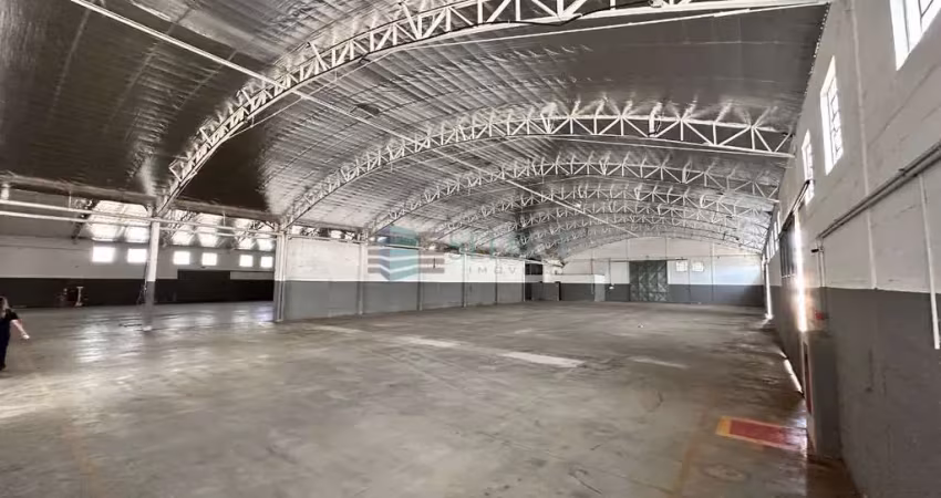 Distrito industrial | barracão com 2.600m2 | salão comercial | 4.000m2 total
