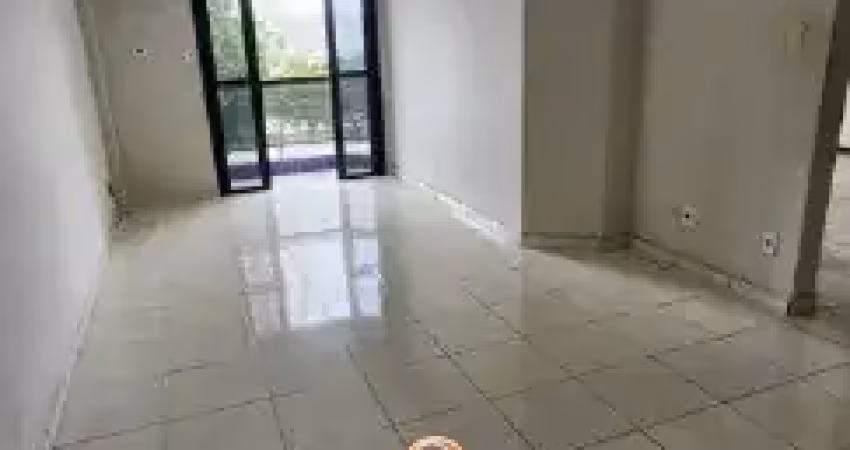 Amplo apartamento reformado com 96m -  garagem fechada -  3 dormitórios