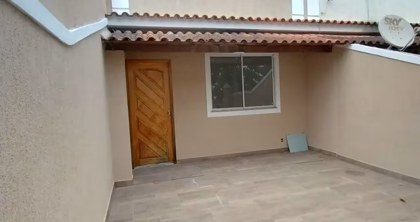 Casa junto ao posto 500 e estrada do tingui, 2 quartos, vaga de garagem, condomínio com portaria automática