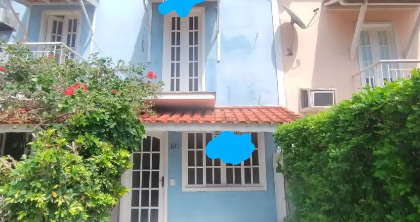 Casa em condomínio fechado na estrada do mendanha , 2 quartos