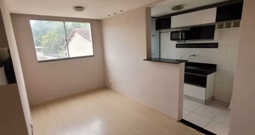 Apartamento na estrada do mendanha, 2 quartos, sol da manhã, vaga de garagem, fica 400 metros da av. brasil