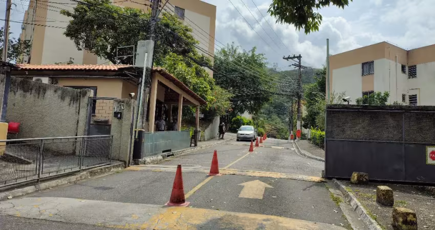 Apartamento junto ao centro de cg, 3 quartos, vaga de garagem, vai andando para estação de ônibus e trem