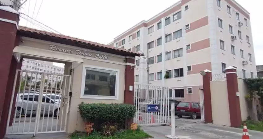 Apartamento térreo na estrada do tingui 2 quartos, sol da manhã, vaga de garagem, condução na porta do condomínio