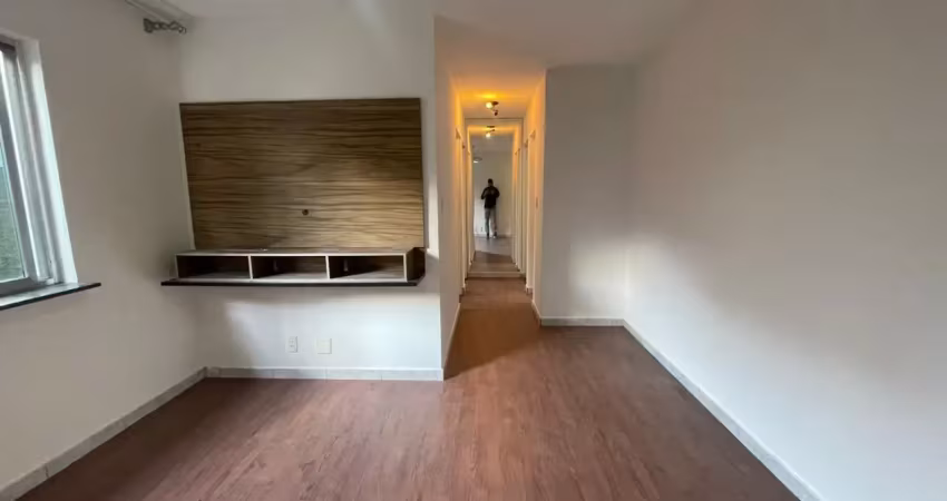 Apartamento térreo 3 quartos, vaga de garagem, junto ao centro de cg, vai andando para centro de cg, e estação de trem, fica ao lado do novo túnel que liga caroba e estrada da posse
