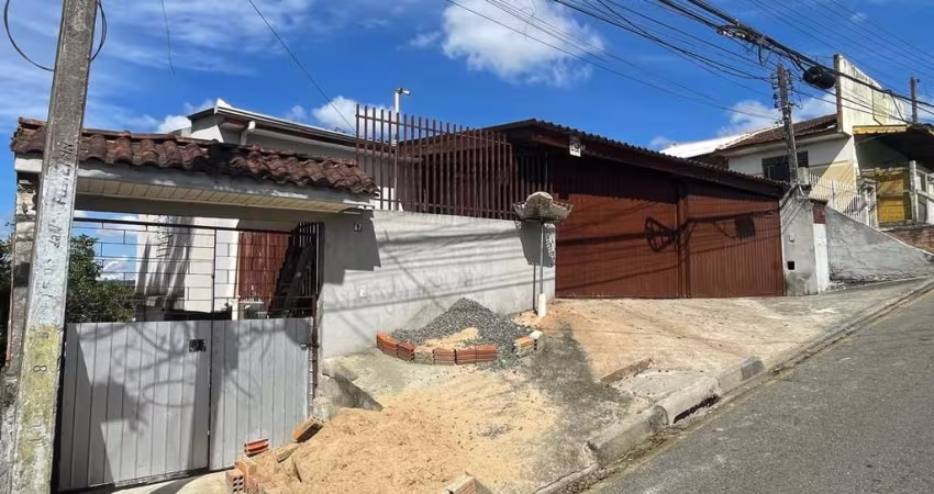 Kitinet para alugar, 30.00 m2 por R$800.00  - Guarani - Colombo/PR