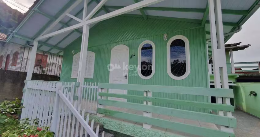 Casa à venda, 5 quartos, 2 suítes, 3 vagas, Fábio Silva - Tubarão/SC