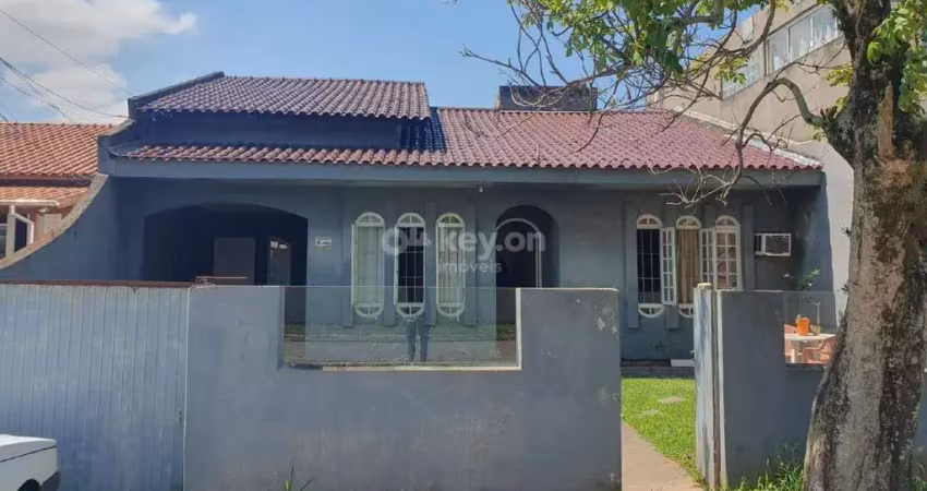 Casa à venda, 4 quartos, 1 vaga, Oficinas - Tubarão/SC