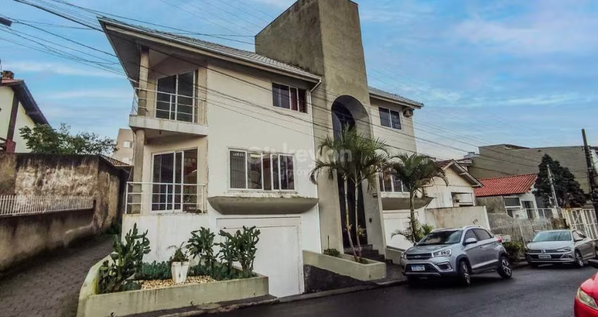 Casa Geminada à venda, 3 quartos, 1 suíte, 1 vaga, Centro - Tubarão/SC