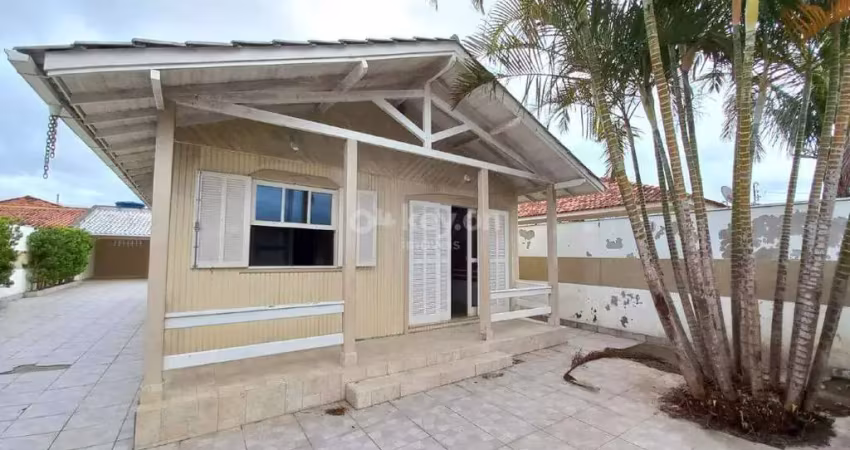 Casa para aluguel, 3 quartos, 3 vagas, passo do gado - tubarão/sc
